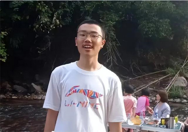 問(wèn)題少年勵(lì)志學(xué)校
